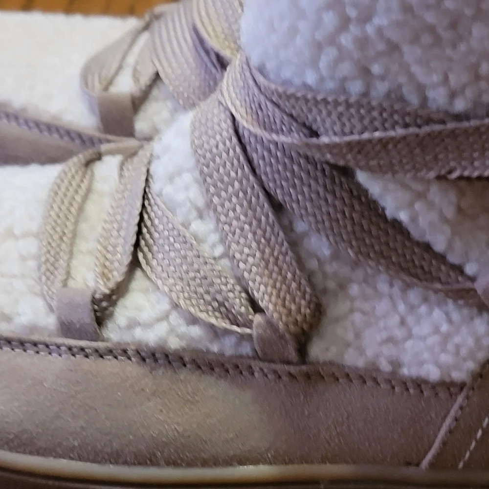 Universal Thread Birgette Winter Boots Taupe Size 6